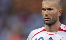 开云体育下载-欧冠半决赛之夜，爱德华兹进攻端无人可挡，谱写个人英雄主义史诗