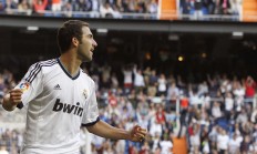 开云官方app入口-活塞斩落76人，莫兰特成为关键先生，新星崛起与战术博弈