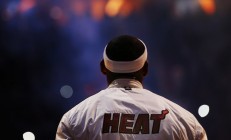 开云在线赛事平台-赛道与球场，德罗赞的全程高能输出之夜