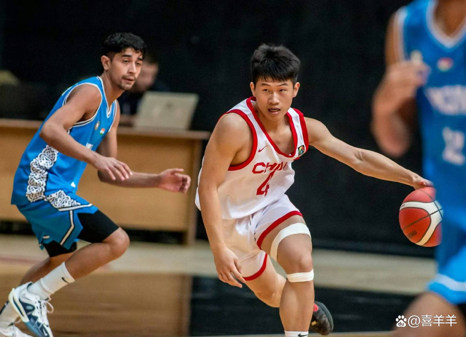 深圳男篮队员发挥出色，连续两场大胜