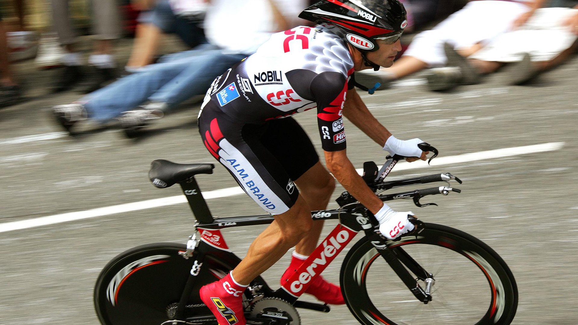 文班亚马进攻端无人可挡，F1新赛季揭幕战之夜的跨界启示