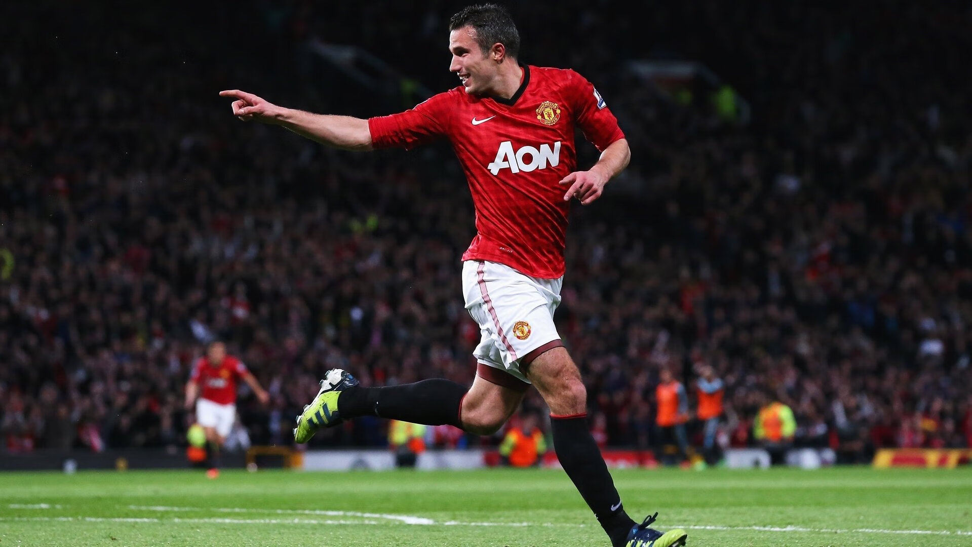 萨拉赫刷新纪录之夜，厄瓜多尔争冠战突围—足球世界的多元光芒