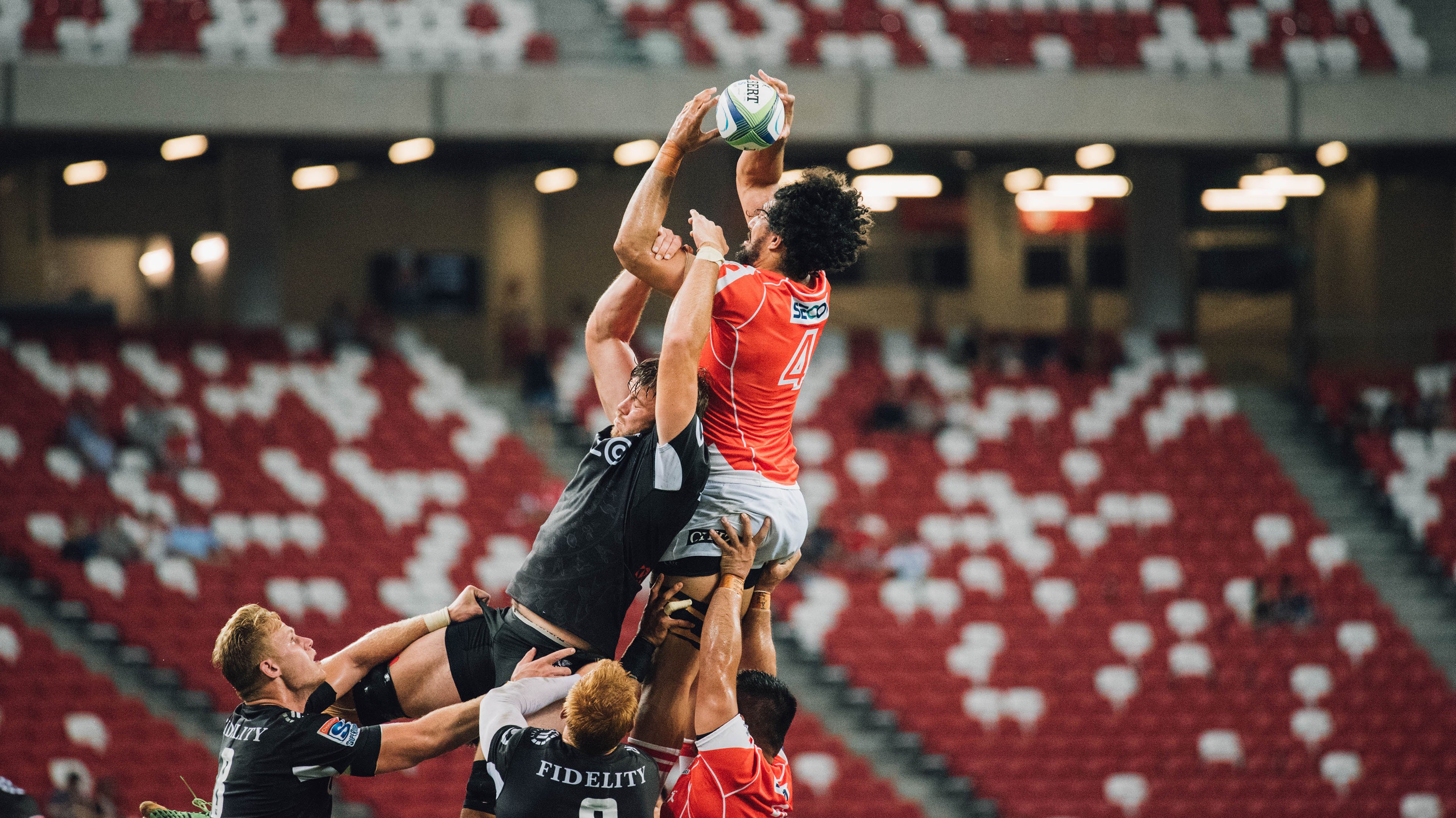 勇士险胜独行侠，霍勒迪成为关键先生