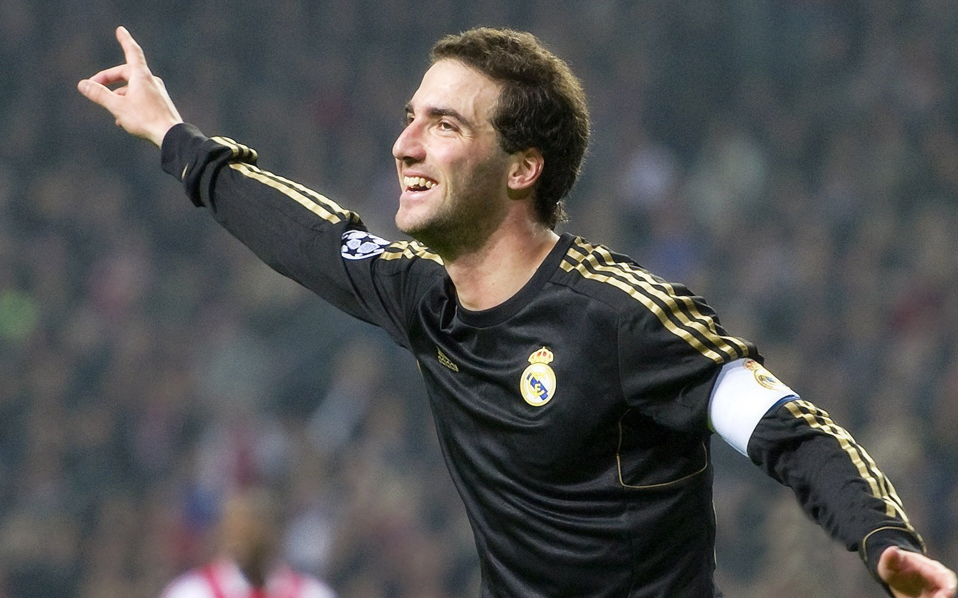 绝杀与纪录之夜,波兰足球的荣耀与奥恰洛夫的不朽传奇